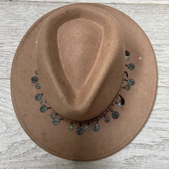 Cool chic felt hat
